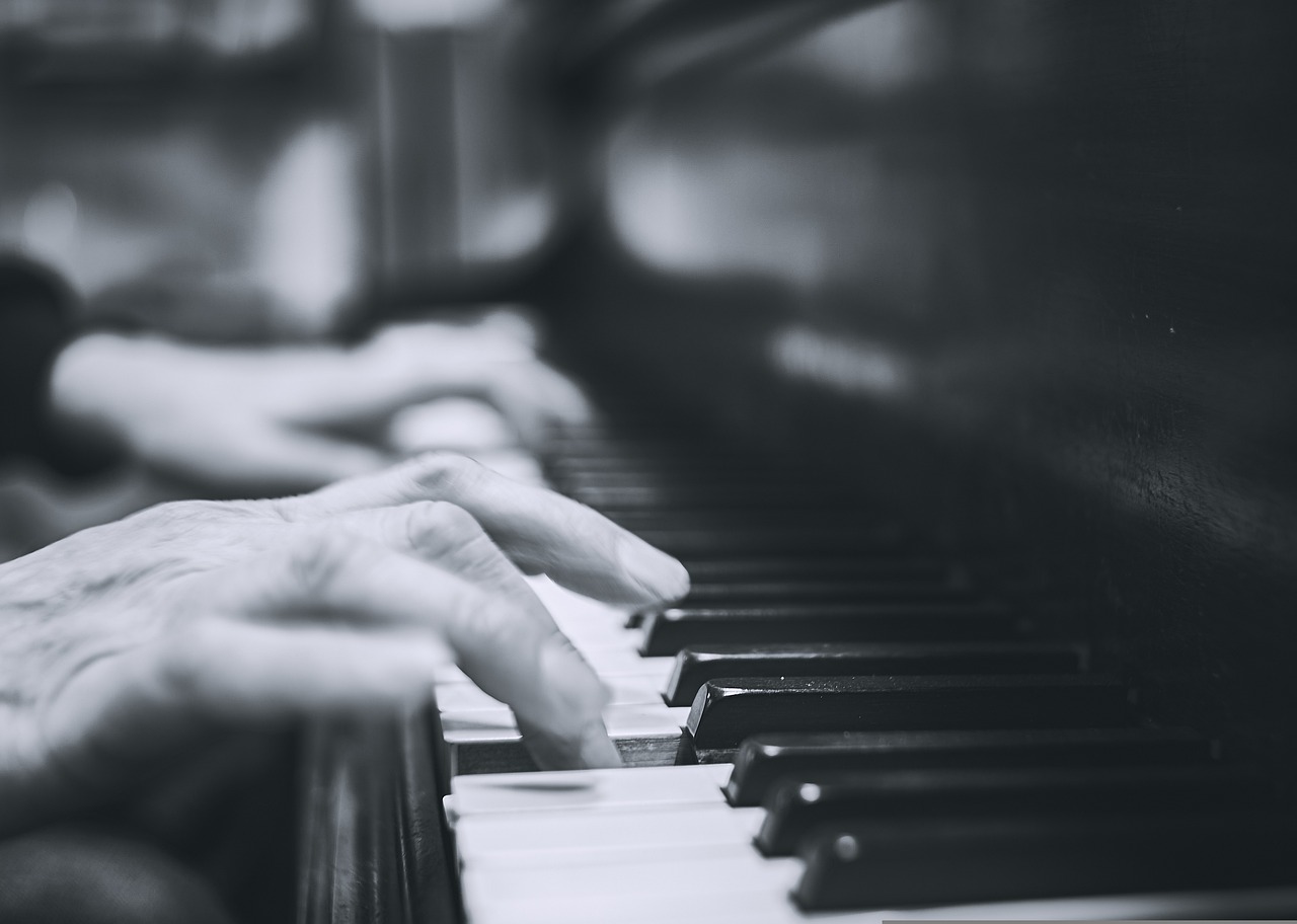 piano, hands, music-4841121.jpg